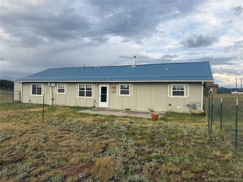 17 Garfield Cir, Florissant, CO 80816
