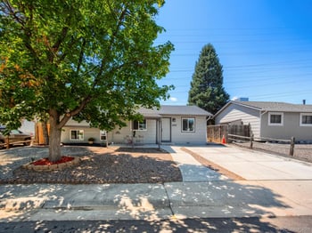 15562 E Bails Dr, Aurora, CO 80017