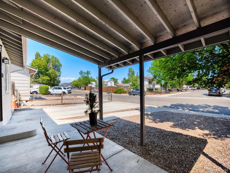 15562 Bails Dr, Aurora, CO 80017