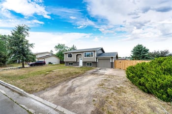 841 S Elbert St, Elizabeth, CO 80107
