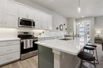 176 High Point Dr, Longmont, CO 80504