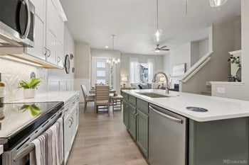 176 High Point Dr, Longmont, CO 80504
