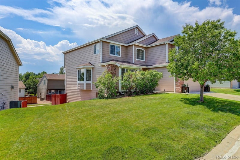 9234 Hinsdale Pl, Littleton, CO 80128