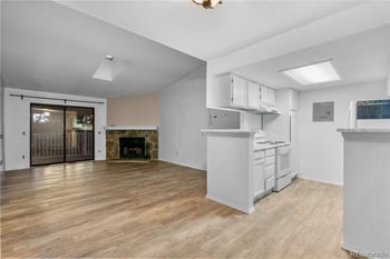 910 S Walden St #206, Aurora, CO 80017