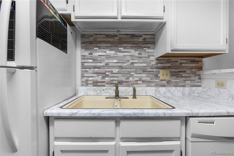 910 Walden St #206, Aurora, CO 80017