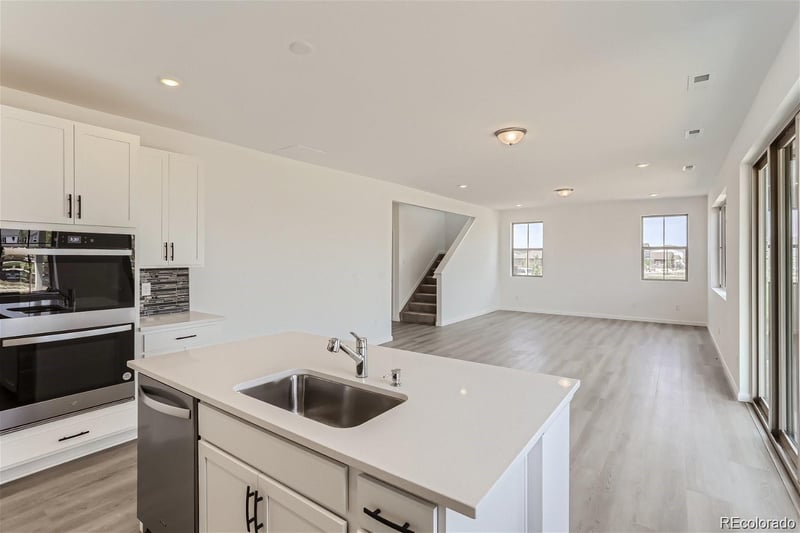 170 Vandriver Way, Aurora, CO 80018
