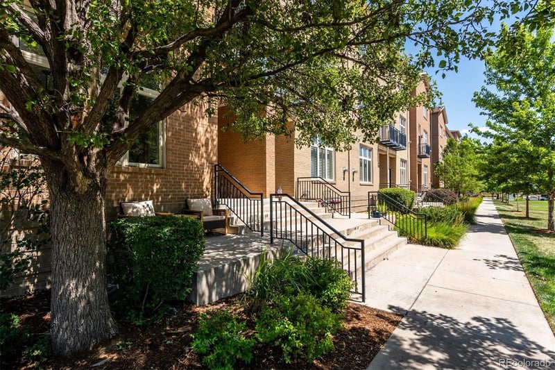 220 Roslyn St #701, Denver, CO 80230