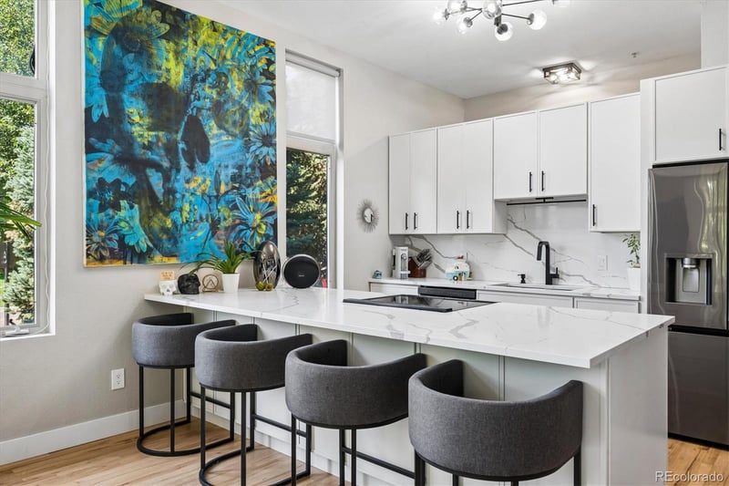 220 Roslyn St #701, Denver, CO 80230
