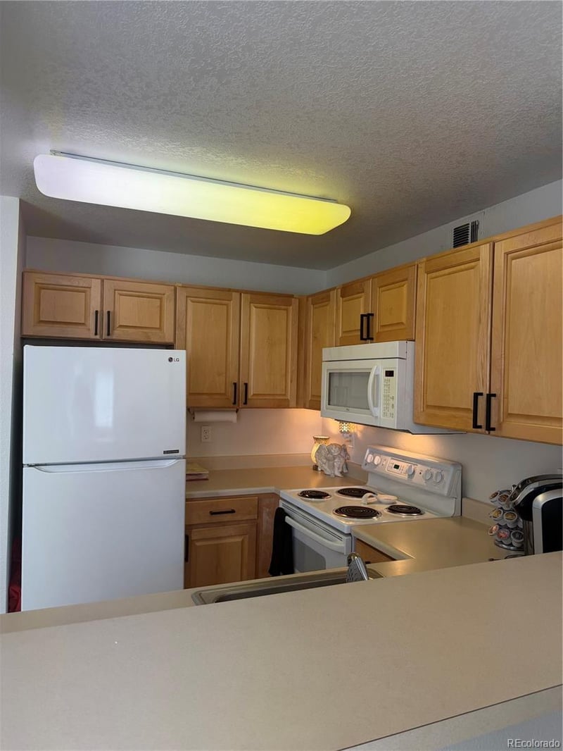 6001 Yosemite St #G204, Greenwood Village, CO 80111