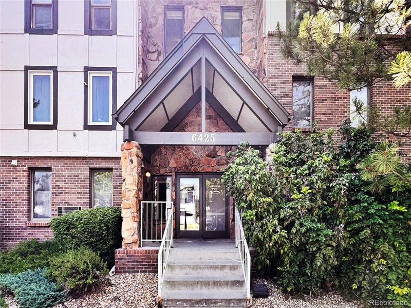 6425 Dayton St #102, Englewood, CO 80111