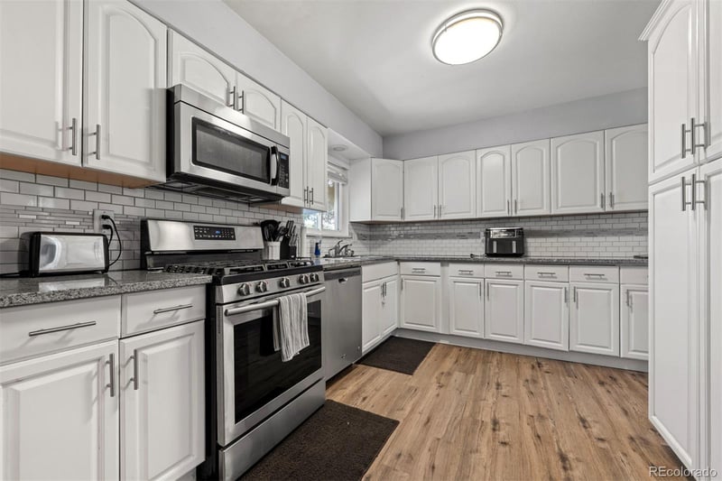 40 Normandy Cir, Pueblo, CO 81001