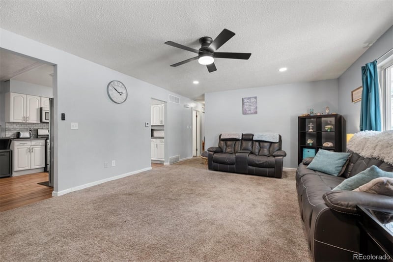 40 Normandy Cir, Pueblo, CO 81001