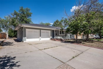 40 Normandy Cir, Pueblo, CO 81001