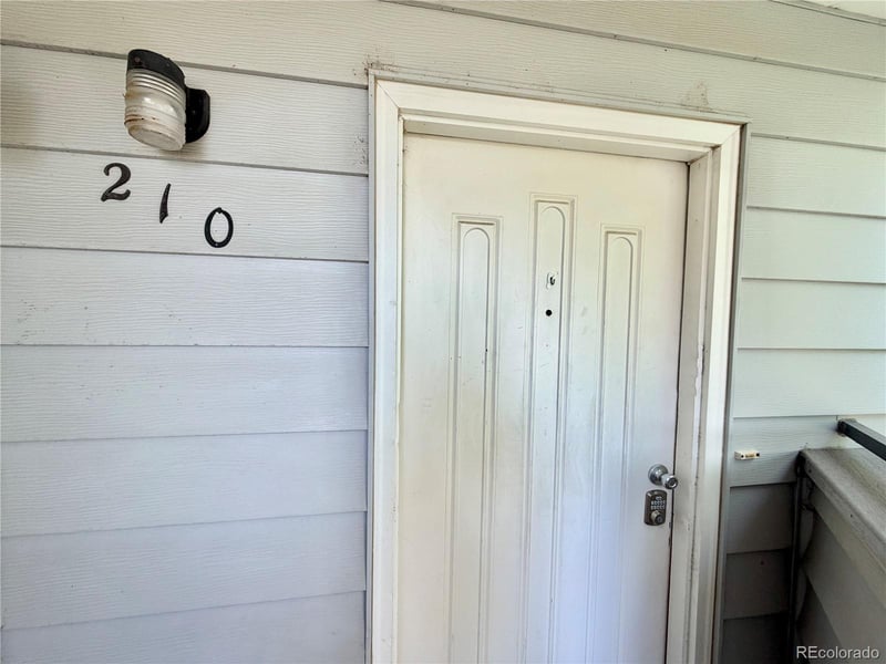 17000 Ford Dr #210, Aurora, CO 80017