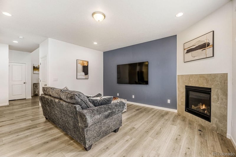 555 Whisper Wind Ln, Castle Rock, CO 80104