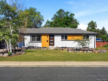 1049 Jamaica Ct, Aurora, CO 80010