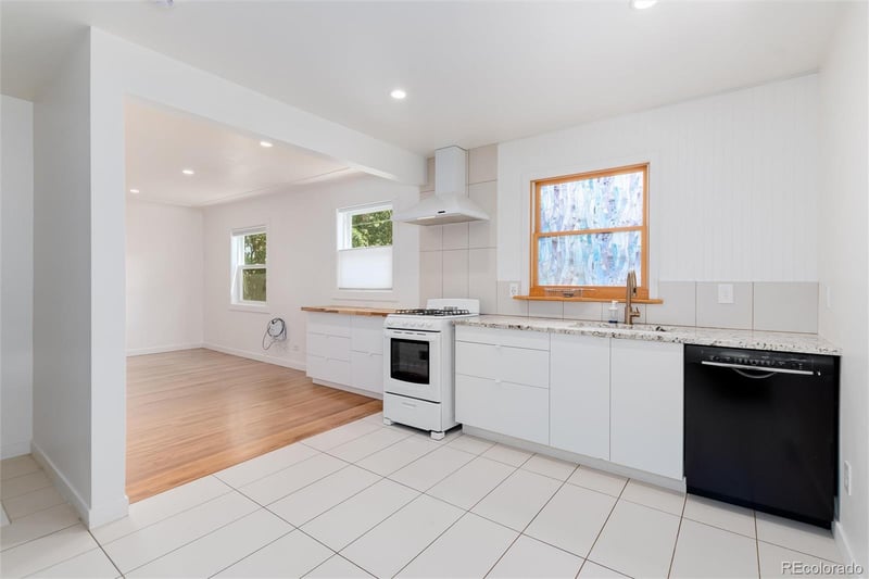 4477 Acoma St, Englewood, CO 80110