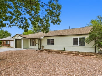 970 Scranton St, Aurora, CO 80011