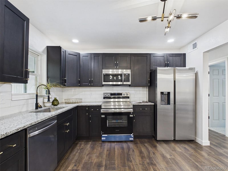 970 Scranton St, Aurora, CO 80011