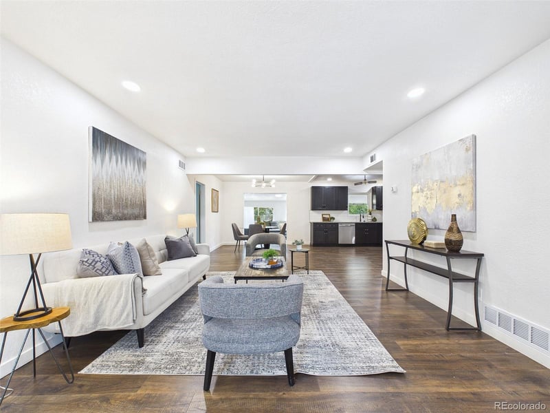 970 Scranton St, Aurora, CO 80011
