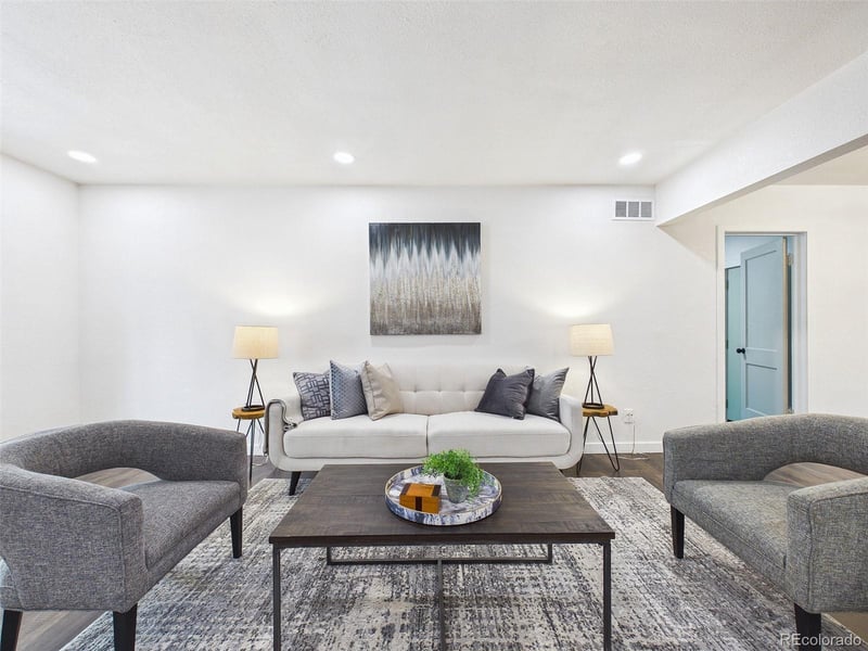 970 Scranton St, Aurora, CO 80011