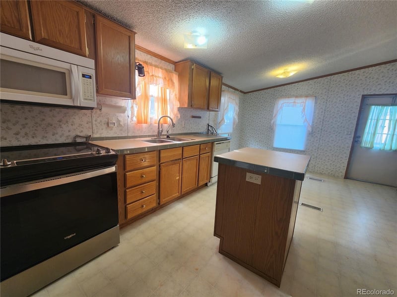 1400 Collyer St Lot 261, Longmont, CO 80501