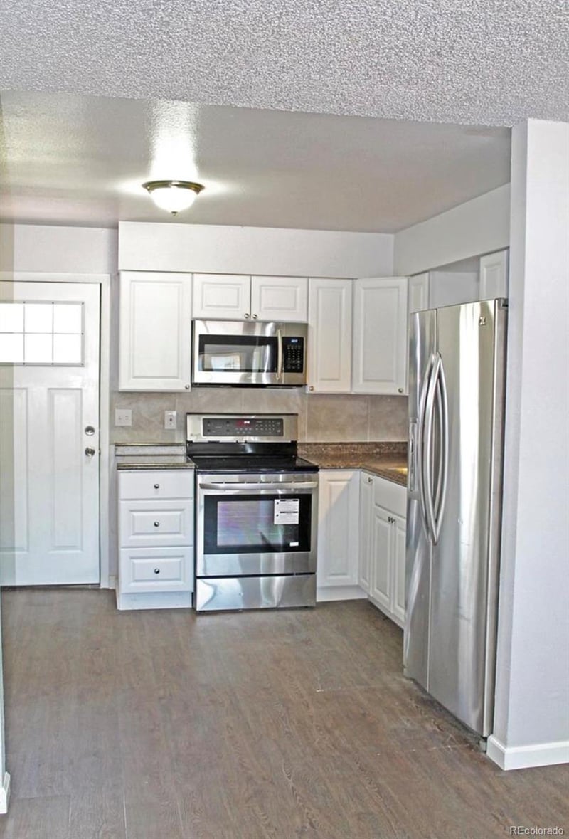 330 Gahart Dr, Colorado Springs, CO 80916