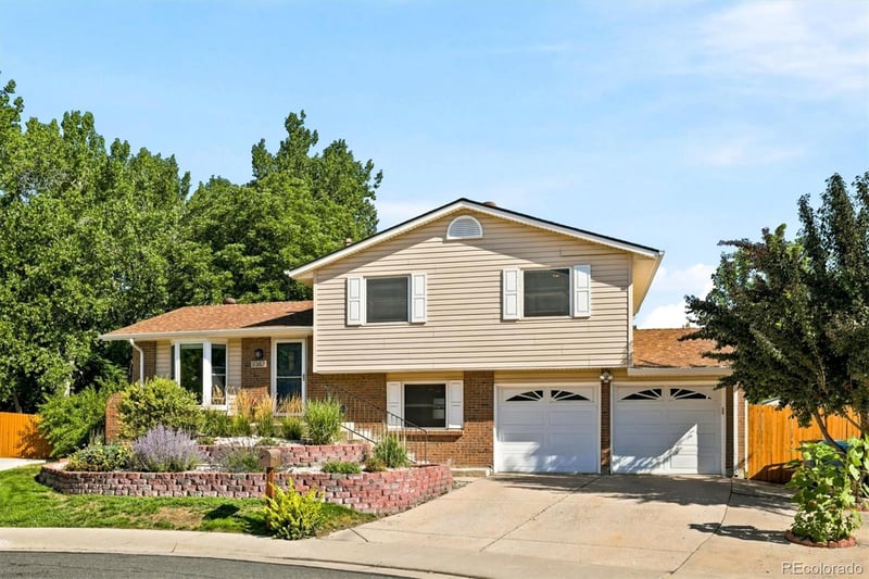 9387 W Iowa Cir, Lakewood, CO 80232
