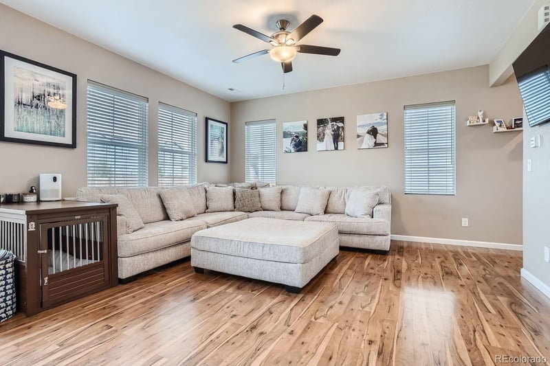 806 White Crow St, Aurora, CO 80018