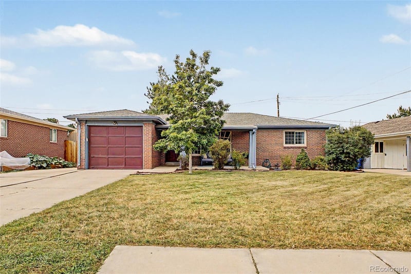 945 E 10th Ave, Broomfield, CO 80020