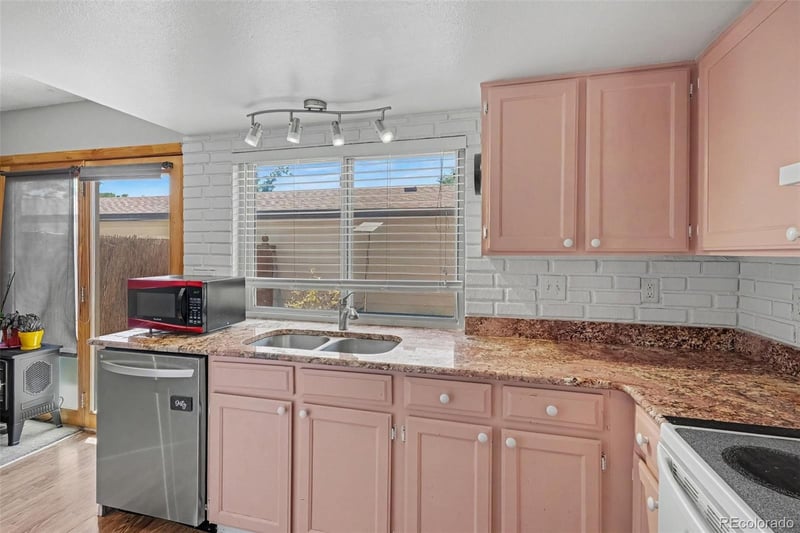 16036 Ithaca Pl #B, Aurora, CO 80013