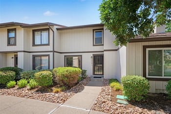 16036 E Ithaca Pl #B, Aurora, CO 80013