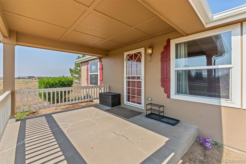 9 Ranch Rd, Wiggins, CO 80654