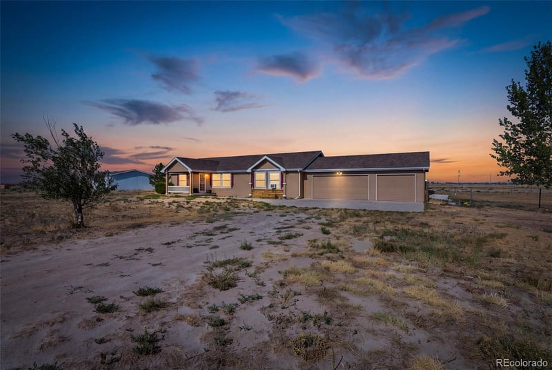 9 Ranch Rd, Wiggins, CO 80654
