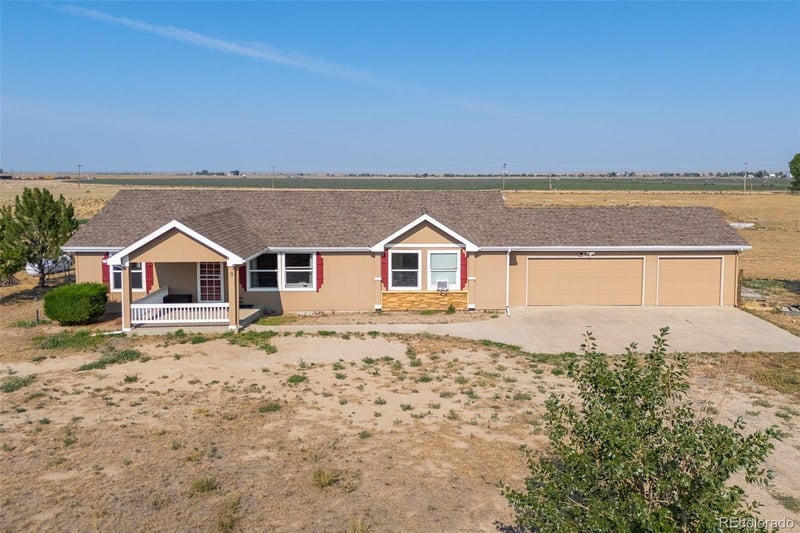 9 Ranch Rd, Wiggins, CO 80654