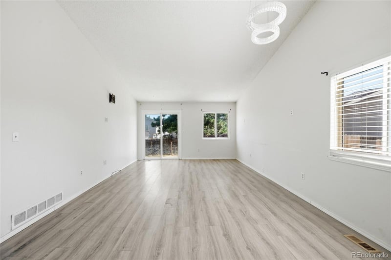 18857 Montana Dr, Aurora, CO 80017