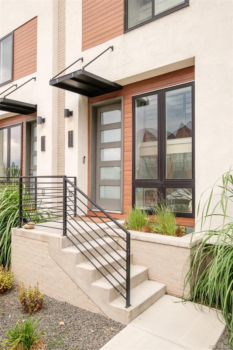 4392 Zenobia St, Denver, CO 80212