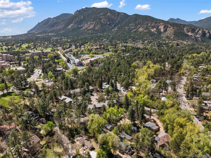 1531 Cheyenne Rd, Colorado Springs, CO 80906