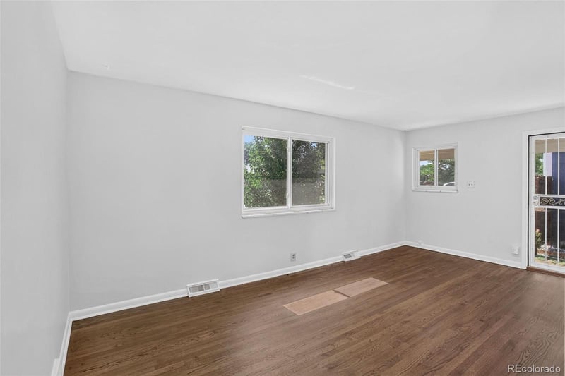 805 Kingston St, Aurora, CO 80010
