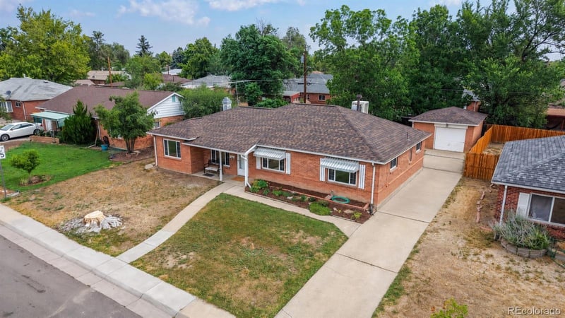 820 Tucson St, Aurora, CO 80011
