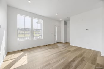 7655 S Mobile Way, Centennial, CO 80016