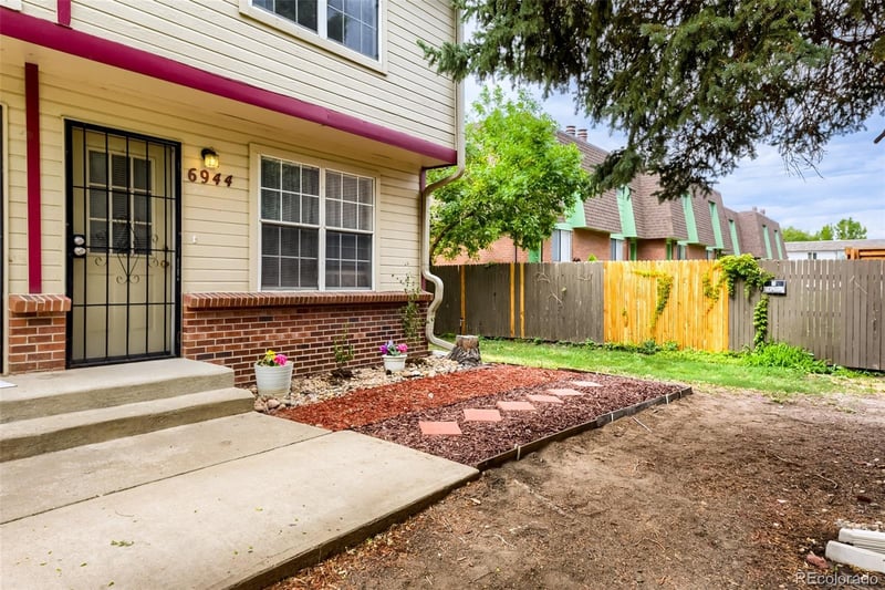 6944 W Mississippi Ave, Lakewood, CO 80226