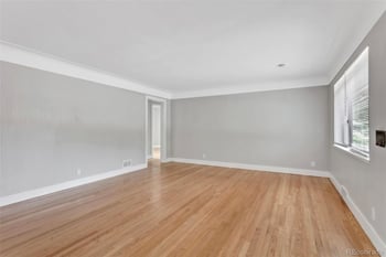 1075 Kingston St, Aurora, CO 80010