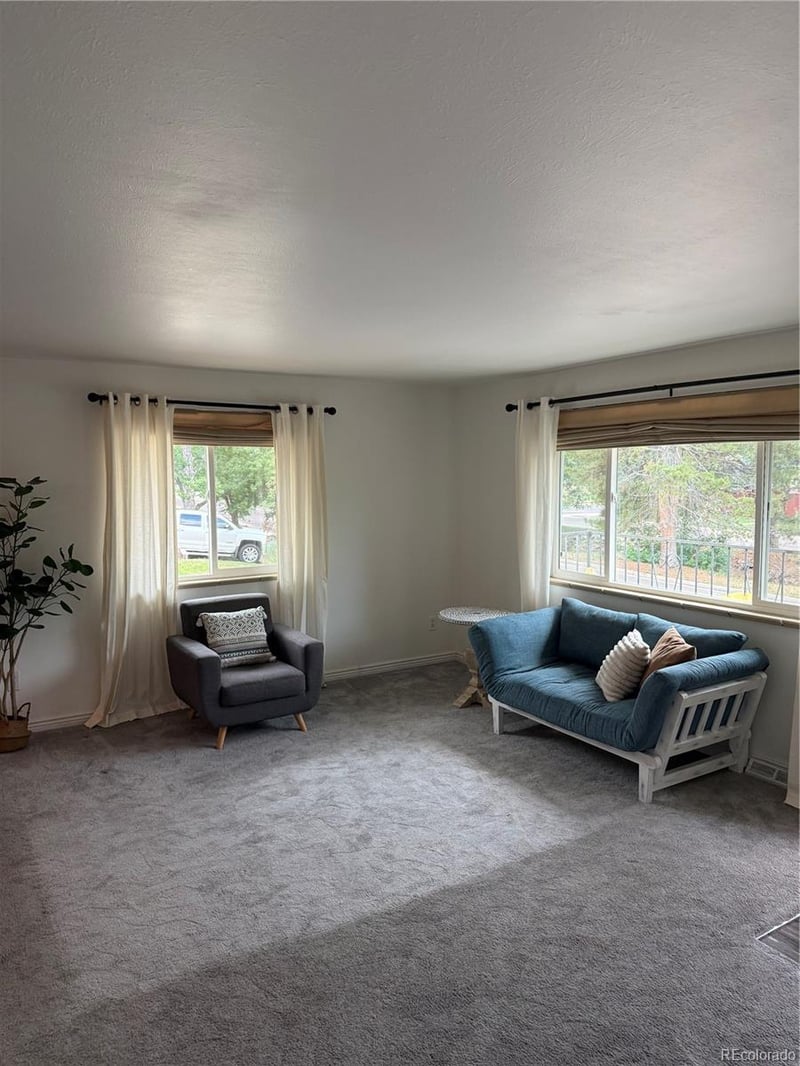 6090 Sterne Pw, Littleton, CO 80120