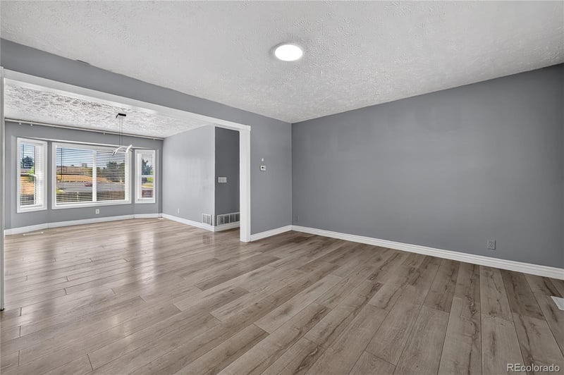 5881 Quatar Cir, Centennial, CO 80015
