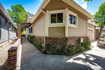 2566 S Independence Ct, Lakewood, CO 80227