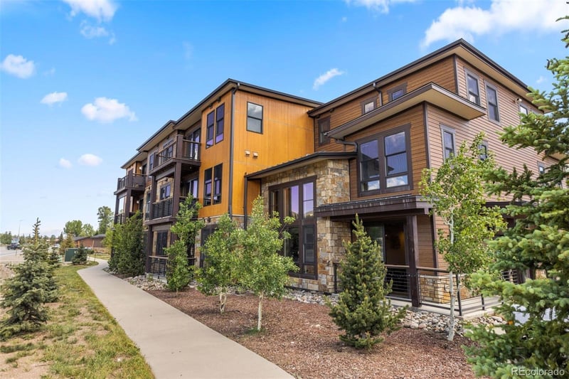 1060 Blue River Pw #102, Silverthorne, CO 80498