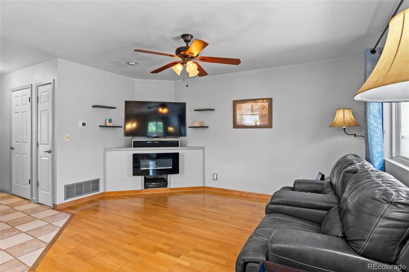 2339 Hillside Ave, Englewood, CO 80110