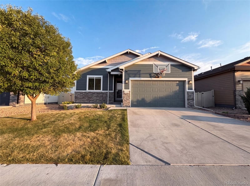 712 Country Trl, Ault, CO 80610