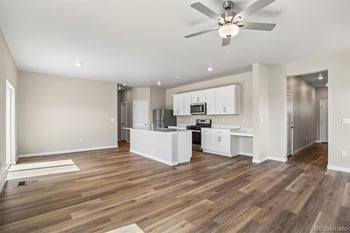 48140 Shetland Dr, Bennett, CO 80102